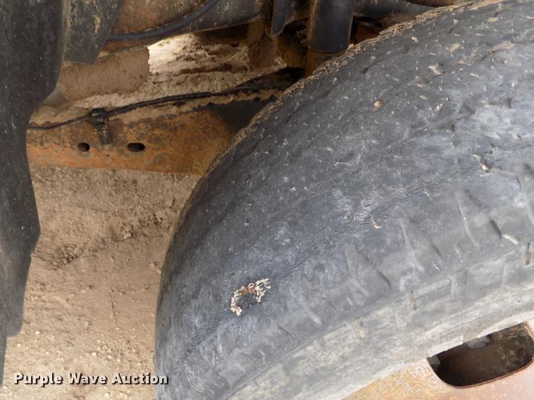 image for item FG9419 2009 Ford F350 Super Duty XL flatbed pickup truck