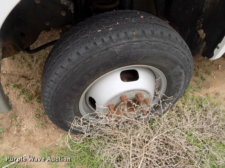 image for item FG9419 2009 Ford F350 Super Duty XL flatbed pickup truck