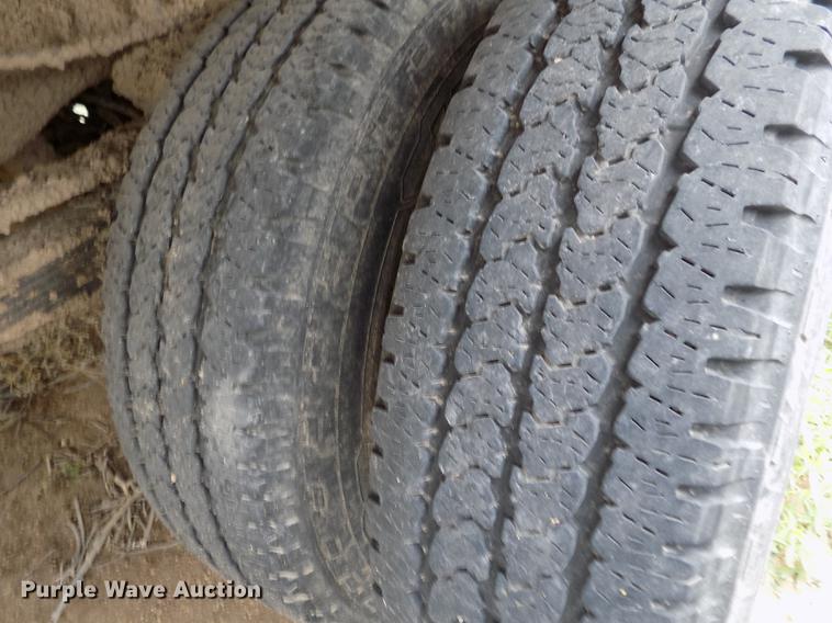 image for item FG9419 2009 Ford F350 Super Duty XL flatbed pickup truck