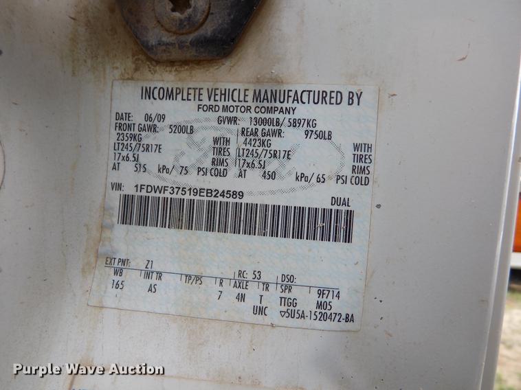 image for item FG9419 2009 Ford F350 Super Duty XL flatbed pickup truck