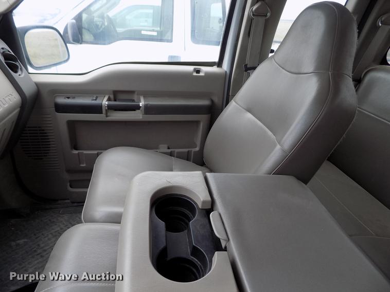 image for item FG9423 2008 Ford F250 Super Duty XL SuperCab pickup truck