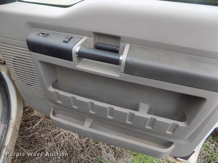 image for item FG9423 2008 Ford F250 Super Duty XL SuperCab pickup truck