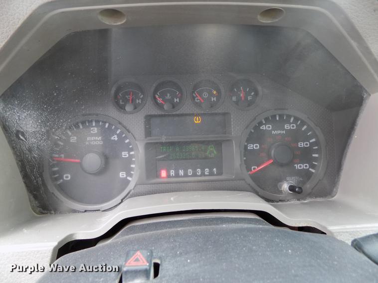 image for item FG9424 2008 Ford F250 Super Duty XL SuperCab pickup truck