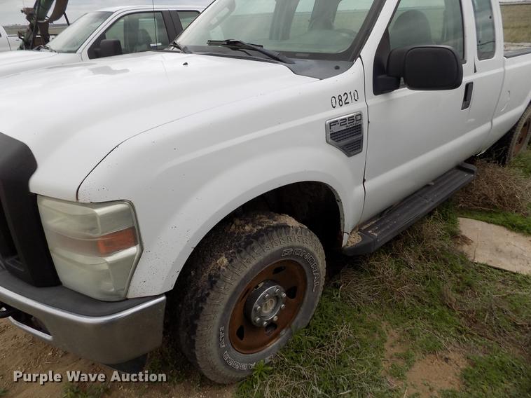 image for item FG9424 2008 Ford F250 Super Duty XL SuperCab pickup truck