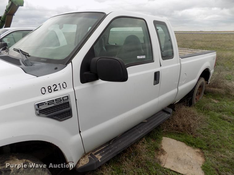 image for item FG9424 2008 Ford F250 Super Duty XL SuperCab pickup truck