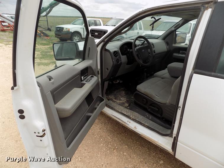 image for item FG9425 2005 Ford F150 XL SuperCab pickup truck