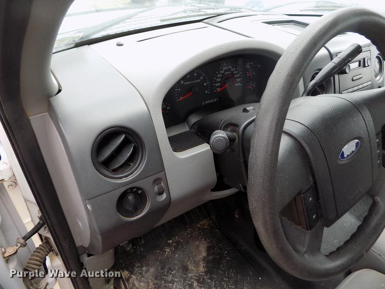 image for item FG9425 2005 Ford F150 XL SuperCab pickup truck