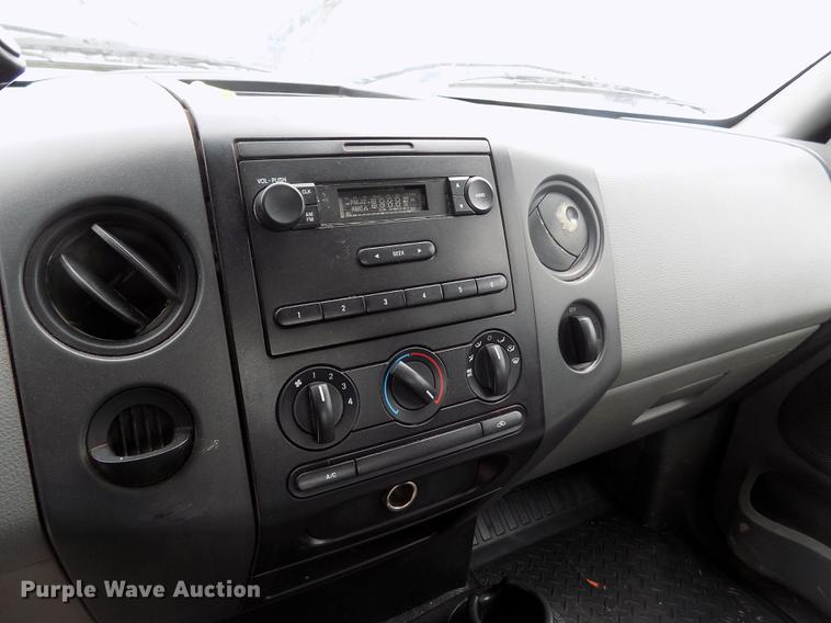 image for item FG9425 2005 Ford F150 XL SuperCab pickup truck