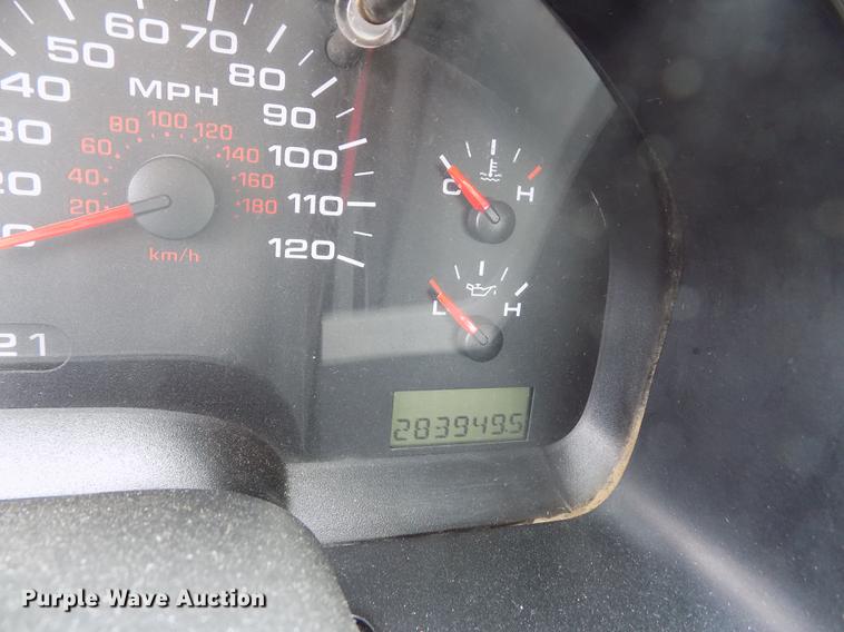 image for item FG9425 2005 Ford F150 XL SuperCab pickup truck