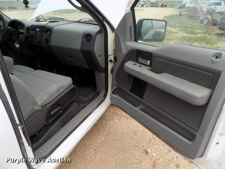 image for item FG9425 2005 Ford F150 XL SuperCab pickup truck