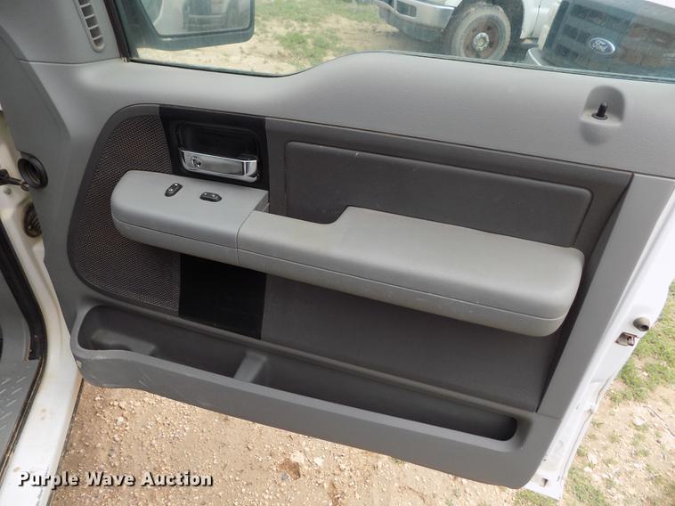 image for item FG9425 2005 Ford F150 XL SuperCab pickup truck