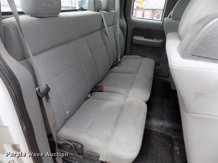 image for item FG9425 2005 Ford F150 XL SuperCab pickup truck