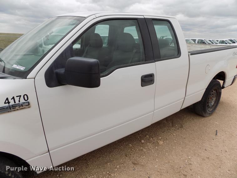 image for item FG9425 2005 Ford F150 XL SuperCab pickup truck