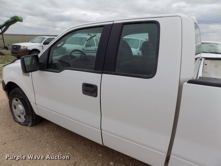 image for item FG9425 2005 Ford F150 XL SuperCab pickup truck
