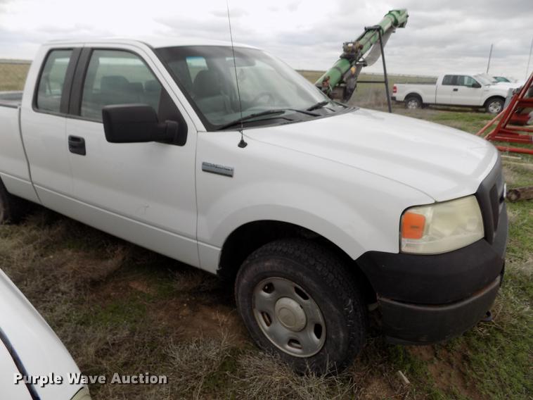 image for item FG9427 2005 Ford F150 XL SuperCab pickup truck