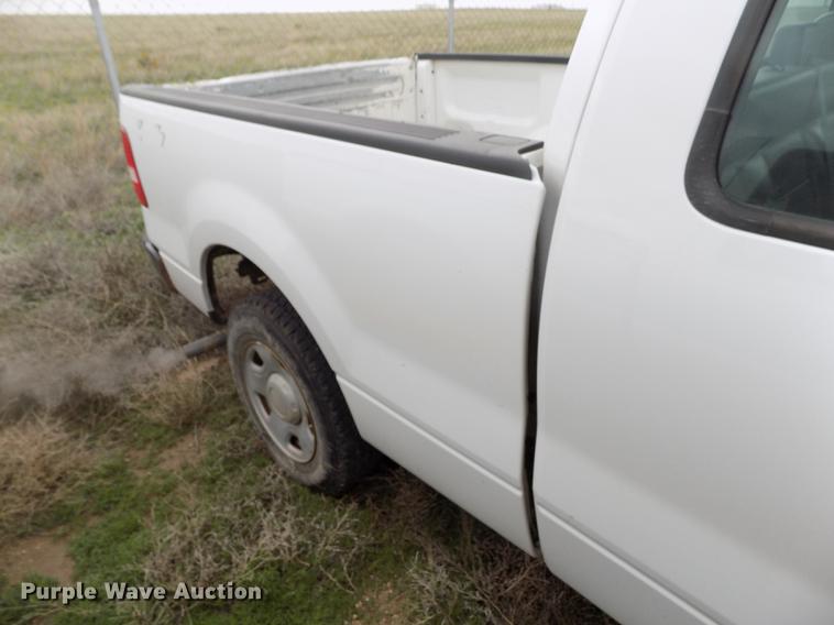 image for item FG9427 2005 Ford F150 XL SuperCab pickup truck