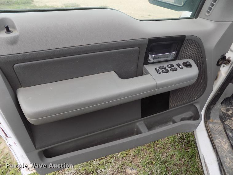 image for item FG9427 2005 Ford F150 XL SuperCab pickup truck