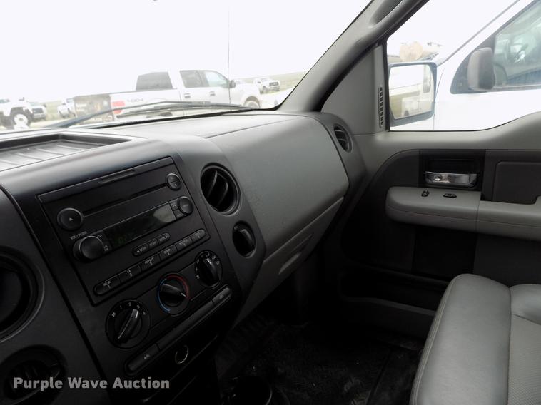 image for item FG9427 2005 Ford F150 XL SuperCab pickup truck