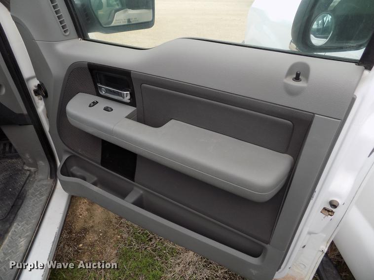 image for item FG9427 2005 Ford F150 XL SuperCab pickup truck