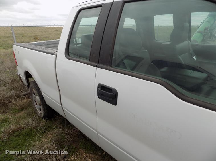 image for item FG9427 2005 Ford F150 XL SuperCab pickup truck