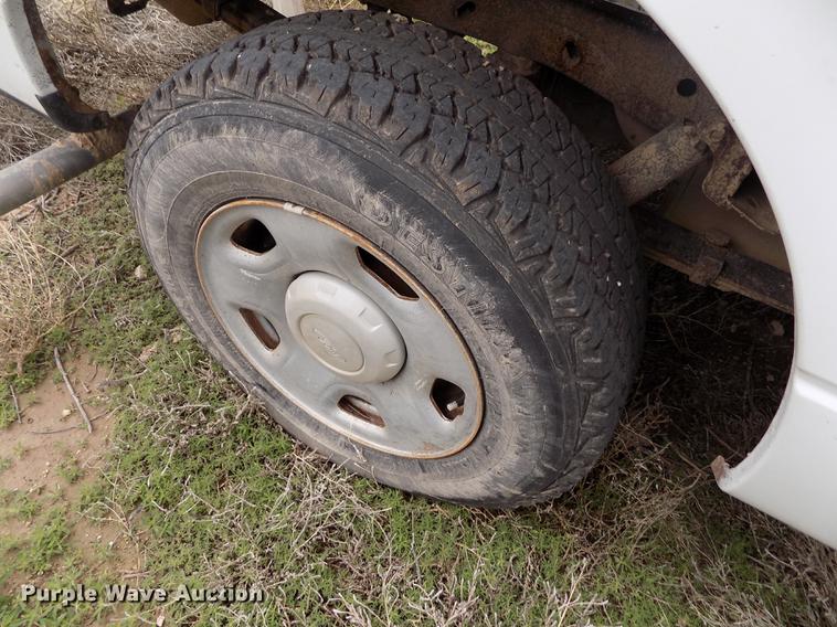 image for item FG9427 2005 Ford F150 XL SuperCab pickup truck