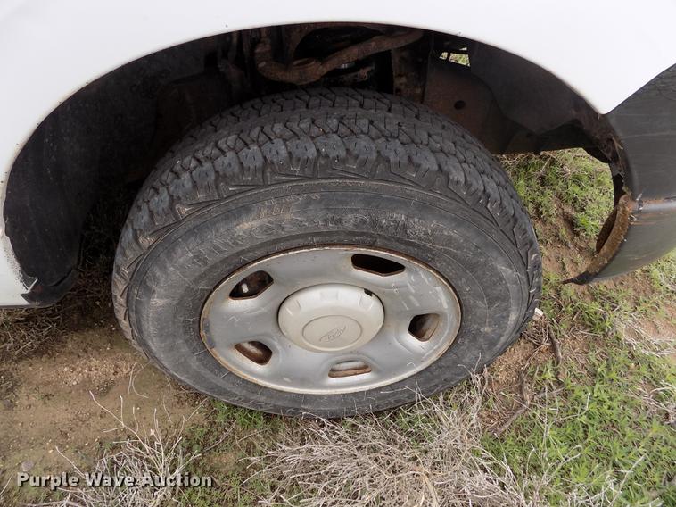 image for item FG9427 2005 Ford F150 XL SuperCab pickup truck