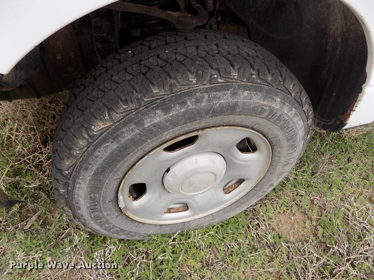 image for item FG9427 2005 Ford F150 XL SuperCab pickup truck