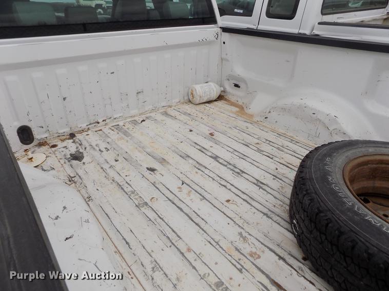 image for item FG9427 2005 Ford F150 XL SuperCab pickup truck