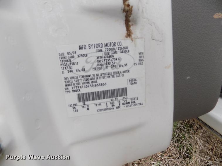 image for item FG9427 2005 Ford F150 XL SuperCab pickup truck