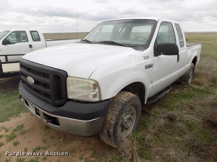 image for item FG9428 2007 Ford F250 Super Duty XL SuperCab pickup truck