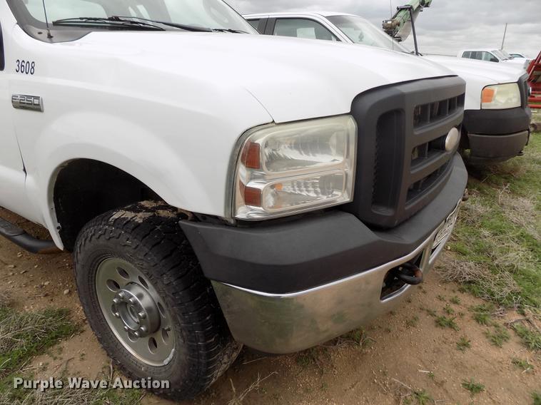 image for item FG9428 2007 Ford F250 Super Duty XL SuperCab pickup truck
