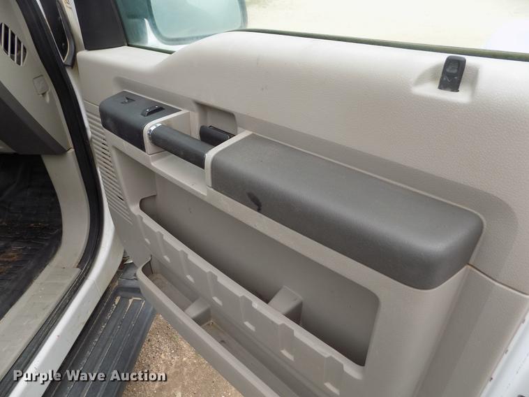image for item FG9430 2008 Ford F250 Super Duty XL SuperCab pickup truck