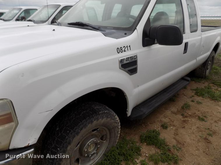 image for item FG9430 2008 Ford F250 Super Duty XL SuperCab pickup truck
