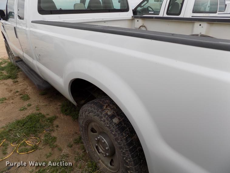 image for item FG9430 2008 Ford F250 Super Duty XL SuperCab pickup truck