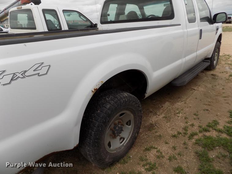 image for item FG9430 2008 Ford F250 Super Duty XL SuperCab pickup truck