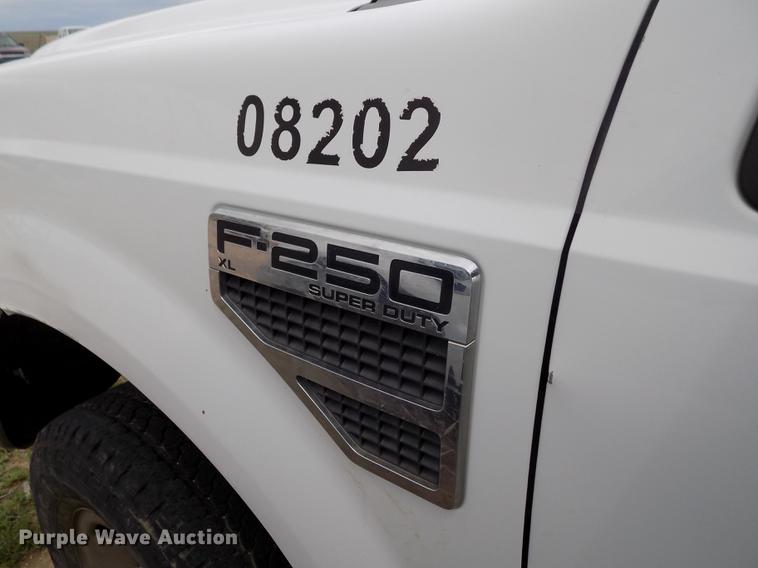 image for item FG9431 2008 Ford F250 Super Duty XL SuperCab pickup truck