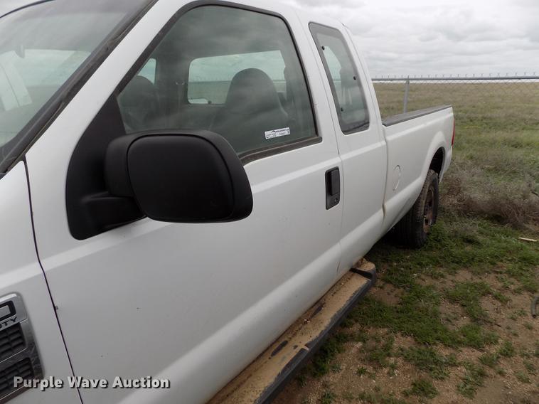 image for item FG9431 2008 Ford F250 Super Duty XL SuperCab pickup truck