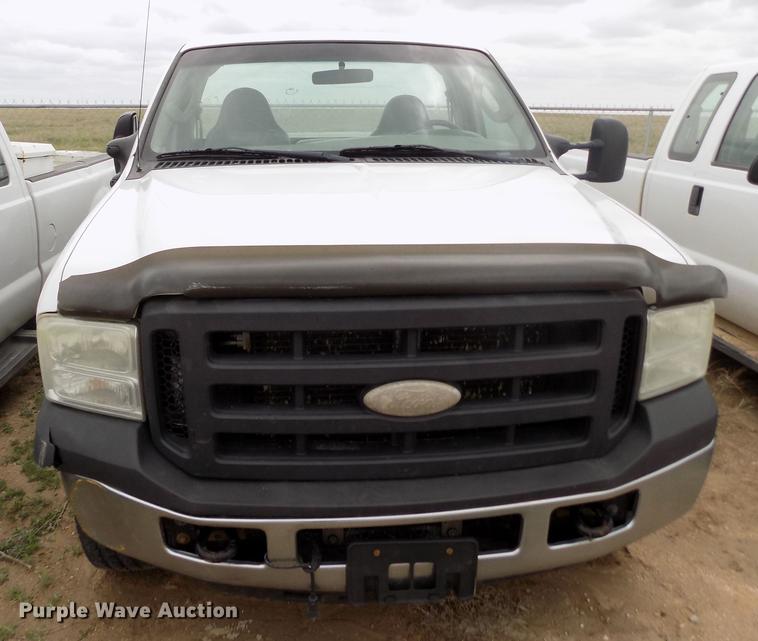 image for item FG9432 2007 Ford F250 Super Duty XL pickup truck