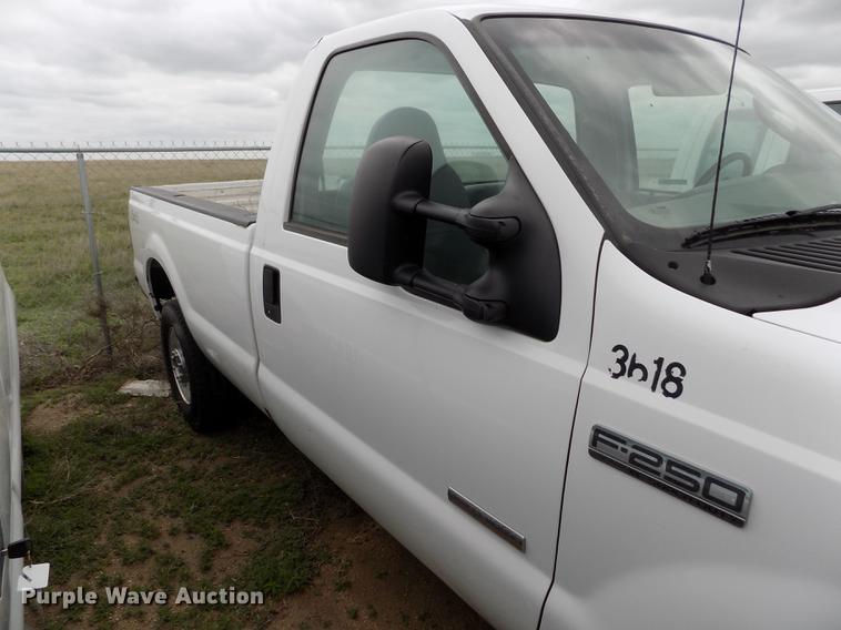 image for item FG9432 2007 Ford F250 Super Duty XL pickup truck