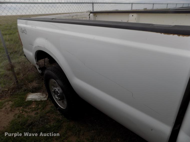 image for item FG9432 2007 Ford F250 Super Duty XL pickup truck