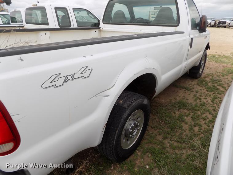 image for item FG9432 2007 Ford F250 Super Duty XL pickup truck