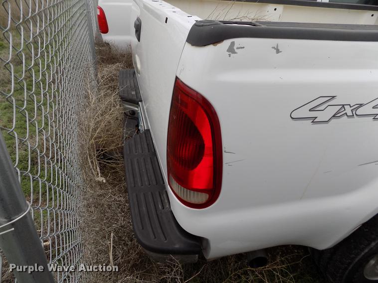 image for item FG9432 2007 Ford F250 Super Duty XL pickup truck