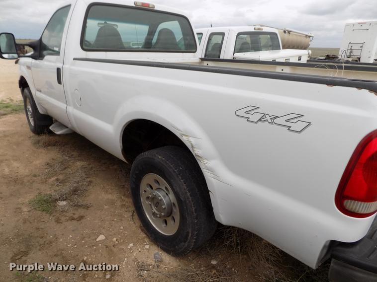 image for item FG9432 2007 Ford F250 Super Duty XL pickup truck