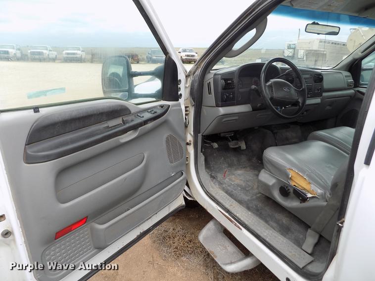 image for item FG9432 2007 Ford F250 Super Duty XL pickup truck