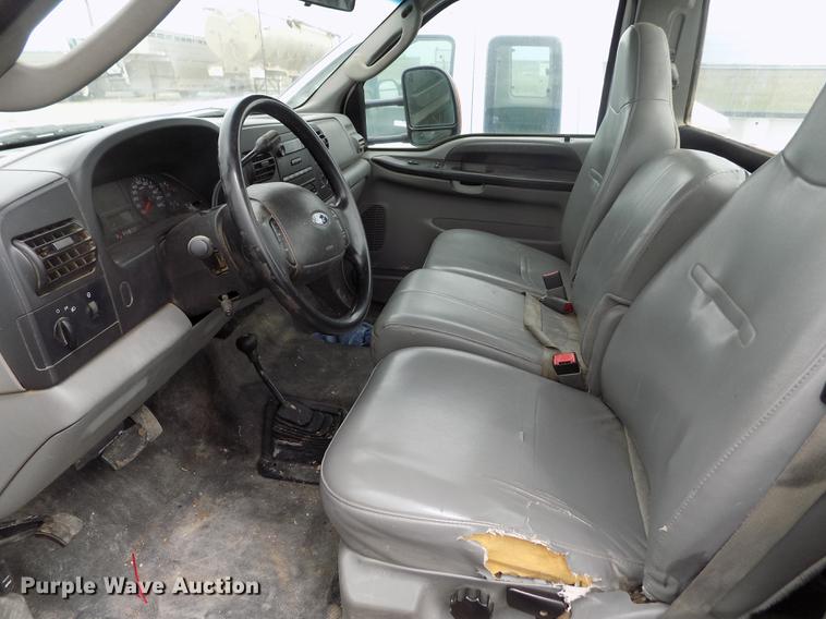 image for item FG9432 2007 Ford F250 Super Duty XL pickup truck