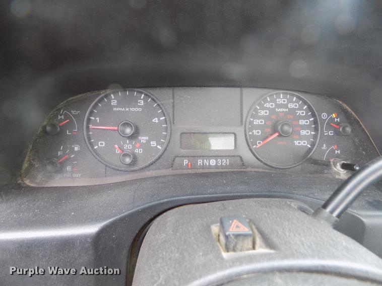 image for item FG9432 2007 Ford F250 Super Duty XL pickup truck