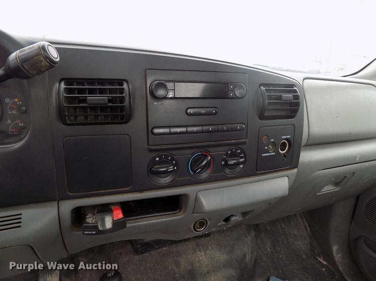 image for item FG9432 2007 Ford F250 Super Duty XL pickup truck