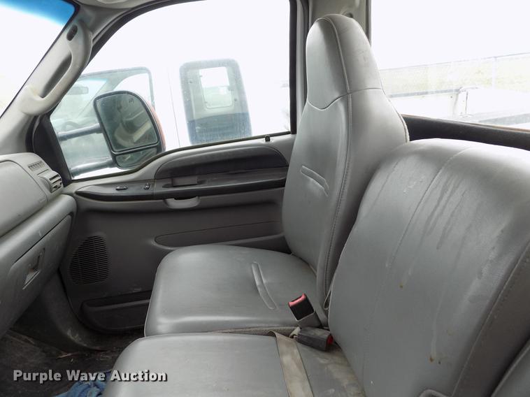 image for item FG9432 2007 Ford F250 Super Duty XL pickup truck