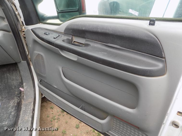 image for item FG9432 2007 Ford F250 Super Duty XL pickup truck