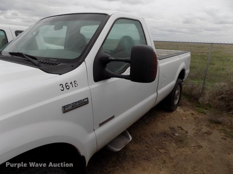 image for item FG9432 2007 Ford F250 Super Duty XL pickup truck